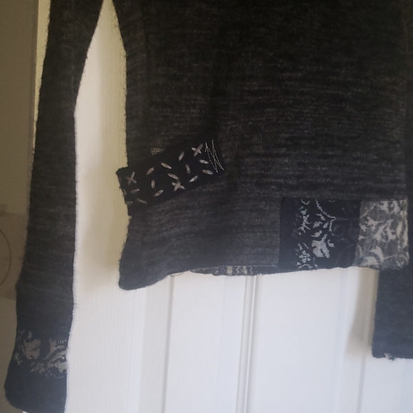 Rare vtg embroidered mohair top - Picture 6 of 7